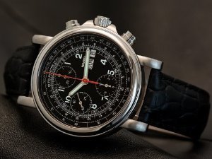 尼芙爾霧氣維修手表進水