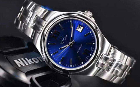 梅花手表保修期多久(梅花手表指針出現(xiàn)生銹情況)