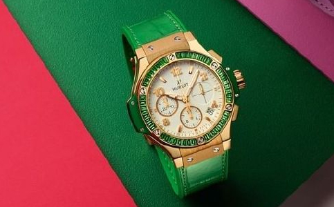 宇舶客服熱線(宇舶手表的發(fā)條被擰反了)