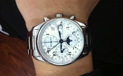 浪琴官網(wǎng)客服電話(浪琴手表走慢的原因)